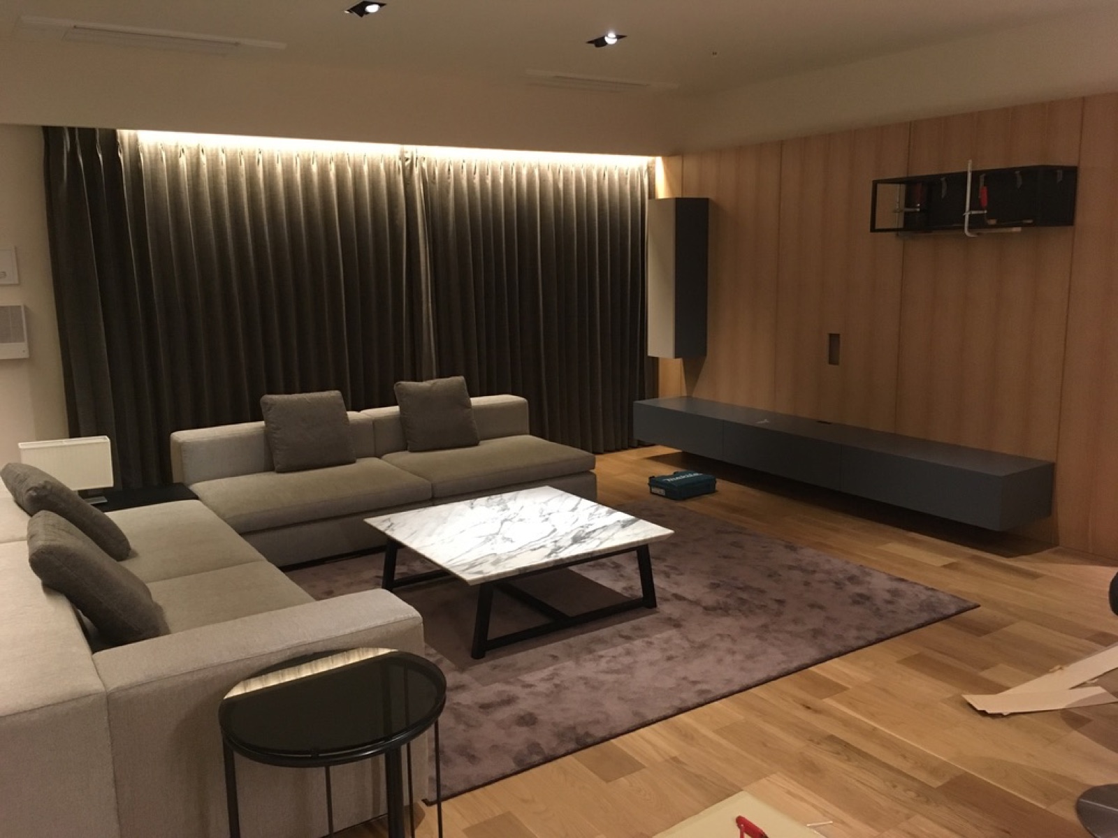 I邸 家具一式 写真1